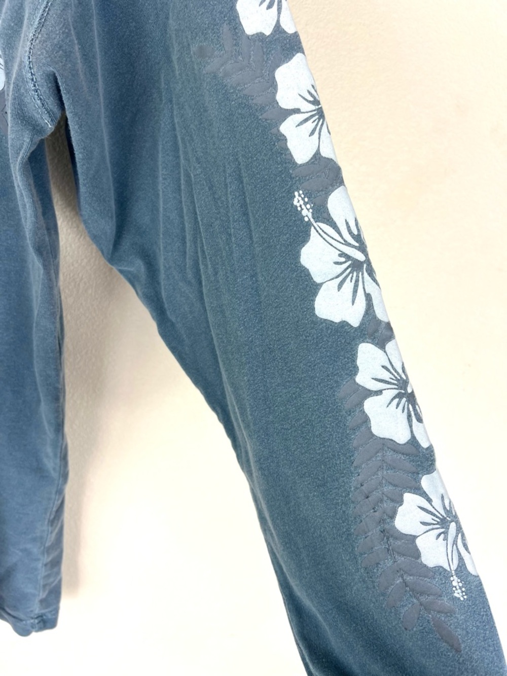 Vintage 90s Y2K Long Sleeve Blue Hawaiian Floral Graphic Women's Top - Picture 5 of 7